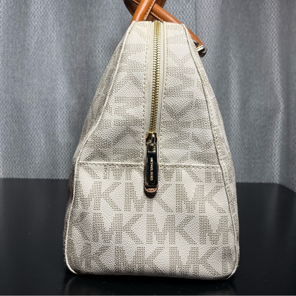 MK Jet Set Large Travel Bag/Purse. - Picture 2 of 7